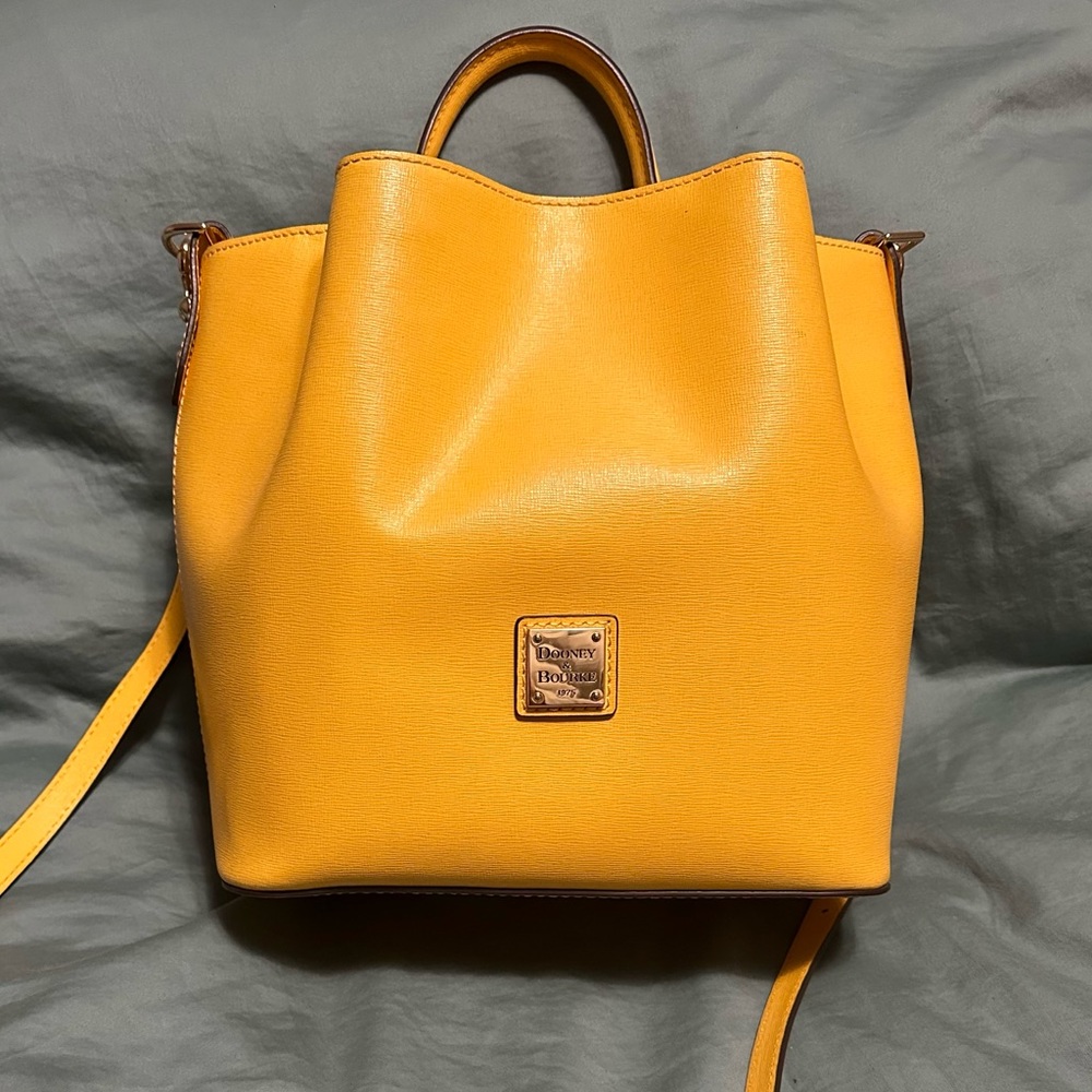 Dooney & Bourke Saffiano Barlow